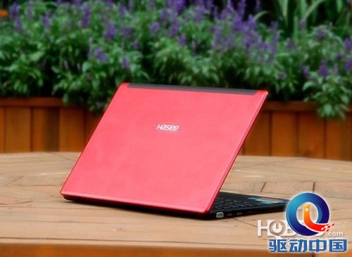 美不胜收 神舟UI43中国红款超极本上市