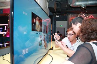 说明: E:\YY\资料\8月\2013年内购会资料\图片\产品体验3.JPG
