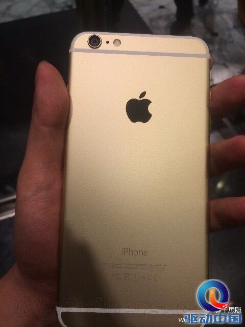 王思聪晒iPhone 6 Plus：土豪金128GB版