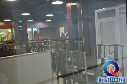 个别饭店中人迹寥寥