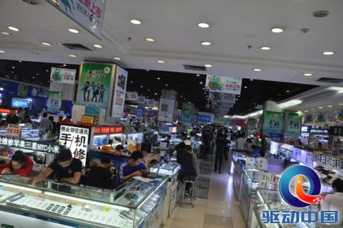 鼎好手机卖场国庆客流量依然很多