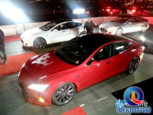 百公里加速3.2秒 新的特斯拉Model S P85D要秒杀超跑