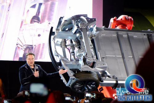 百公里加速3.2秒 新的特斯拉Model S P85D要秒杀超跑