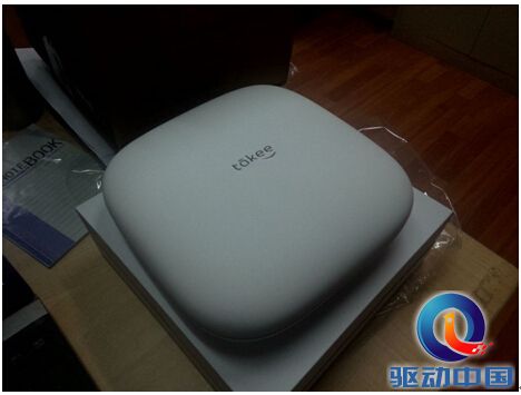 颇受争议takee全息手机产品上市