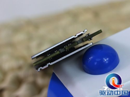 宇瞻 4GB DDR3 1600（黑豹玩家） 细节 