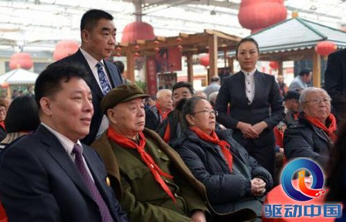 “镜头中的伟人身影”展进校园活动隆重开启