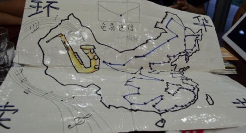 我吹着萨克斯，骑车去送信