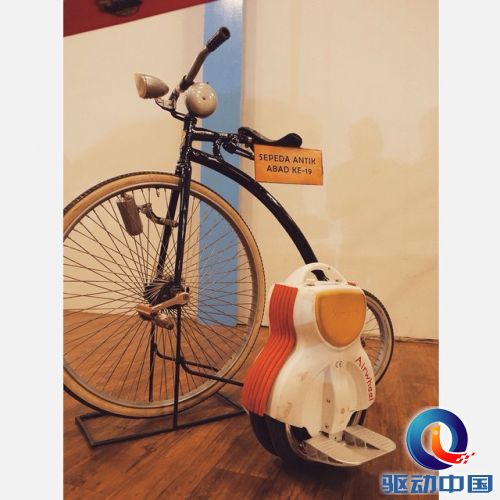 点击打开原图 电动独轮车