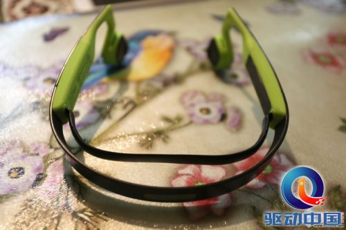 “戴”着音乐跑 AfterShokz骨传导耳机