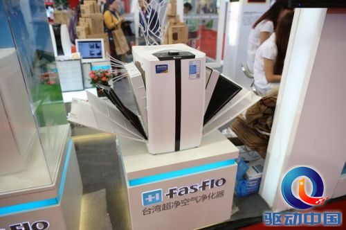 FasFlo引以为傲的镜像对称双滤材360循环系统,能获得770m3/h的超高出风量(PM2.5洁净空气输出量686m