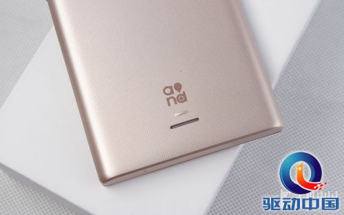 5.0英寸高清IPS屏_中国移动A1第4张图