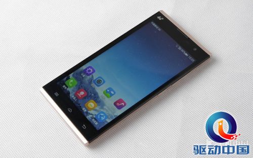 5.0英寸高清IPS屏_中国移动A1第1张图