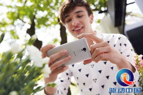 说明: OPPO R7 Plus模特图 (17).jpg