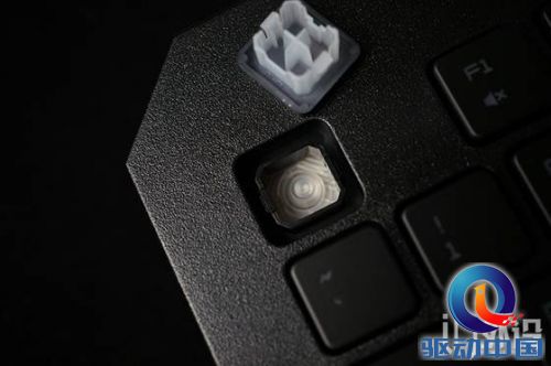 雷蛇噬魂金蝎幻彩版游戏键盘体验