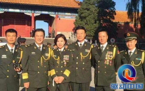 抗战阅兵观众席众星云集