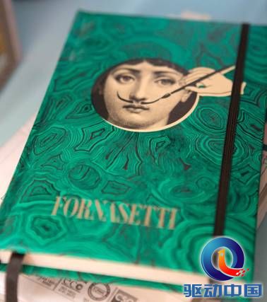 说明: fornasetti huawei watch vogue china