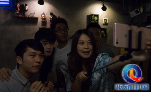 “绘光绘影”P8青春版嗨翻《光绘青春派》