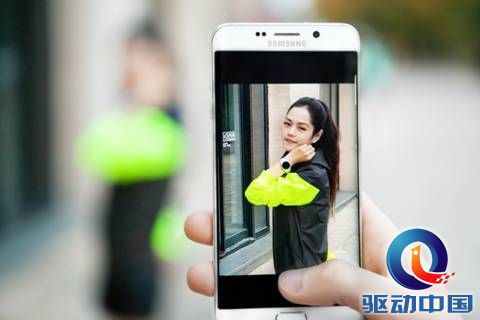 说明: E:\samsung\S6\Galaxy S6 edge+场景图\Galaxy S6 edge+_03.jpg
