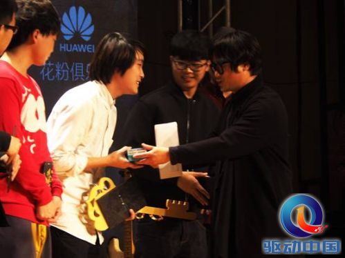 引擎耳机PLUS缤纷版助力荣耀制噪者北京开唱 