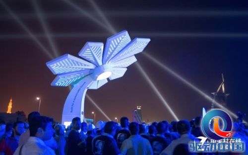 迪拜土豪大手笔：3D打印直连WiFi棕榈树 