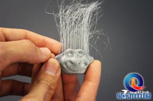 丝滑柔顺可触摸 科学家发明3D打印头发 