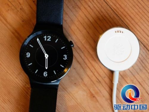 英媒Stuff:HUAWEI WATCH外观惊艳,物超所值