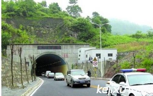 贵州时光隧道 穿过隧道时间倒退一小时