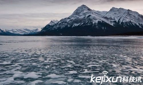 加拿大亚伯拉罕湖 冰封美丽景色如梦如幻