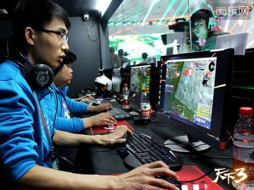 网易游戏电竞联赛总结:场上巅峰对决 场下热情不灭