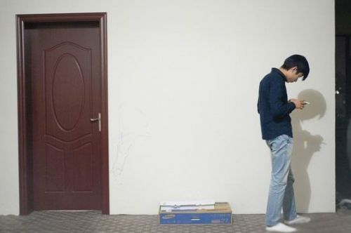 12岁男孩直播LOL月入3万 母亲为他办退学 12岁男孩直播LOL月入3万 母亲为他办退学