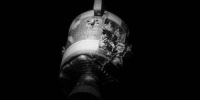 阿波罗飞船突然爆炸，宇航员看到窗外的怪异景象顿时倒吸了一口气