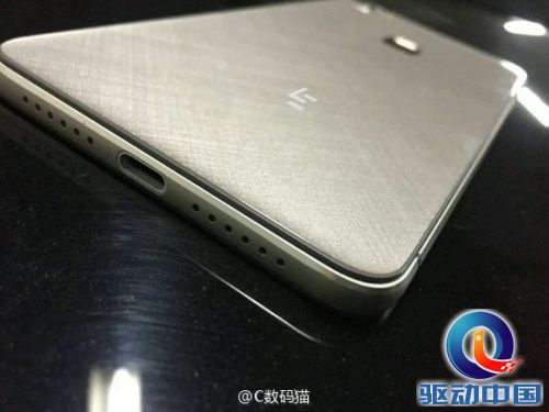 38D2E590CD45AE7E28ECCBD4CB304B39