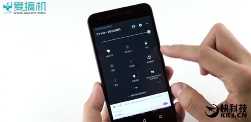 Android 7.0中文上手视频:下拉菜单大变样