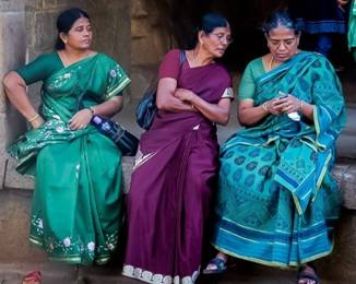 说明: India-phone-mobile-users-photo-1-720x573