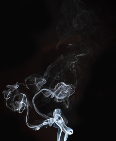 调出黑白惊悚超酷女枪手图片的PS教程