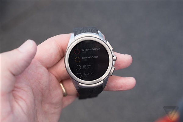 Android Wear 2.0发布:UI大变