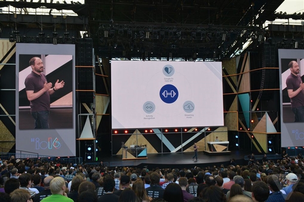 Android Wear 2.0发布:UI大变