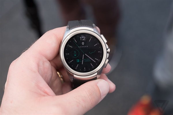 Android Wear 2.0发布:UI大变