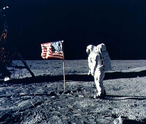 阿波罗登月内幕 曾与外星人僵持6小时 