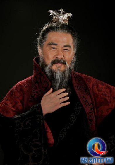 鲁迅评价其为\"改造文章的祖师\".曹操是三国中不可或缺的一位人物