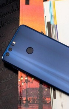 最美手机？！吴亦凡同款荣耀8高清图赏