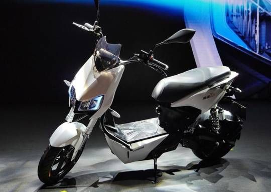 HP V220W:雅迪:配图素材:产品:雅迪电动车.jpg