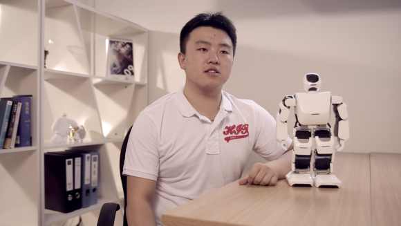 两天众筹100万，这个90后机器人团队到底是怎么做到的？