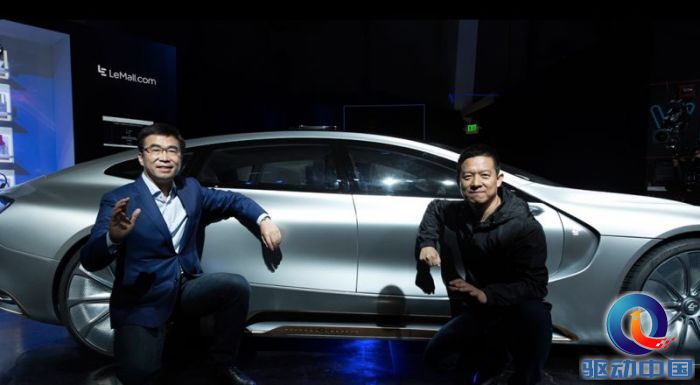 LeEco创始人兼董事长YT Jia与乐视超级汽车联合创始人、全球副董事长丁磊为LeSEE Pro揭幕