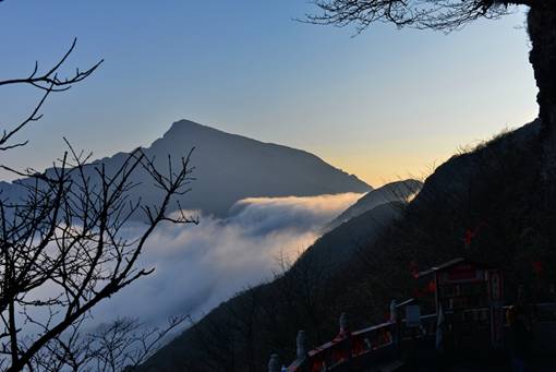 说明: C:\Users\YUNING ZHOU\Desktop\31925518_1394374625635_mthumb.jpg