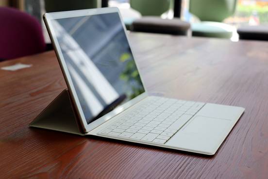 说明: Macintosh HD:Users:yuying:Documents:evision:Matebook:华为MateBook配图素材:MateBook:1463463512682.jpg