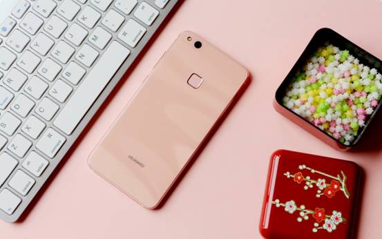 说明: C:\Users\YUNING ZHOU\Downloads\HUAWEI+nova+青春版图赏\HUAWEI nova 青春版图赏\樱语粉\IMG_6901.jpg