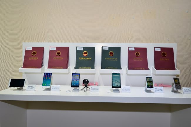 1493175757280722.jpg 图6:OPPO专利证书.JPG