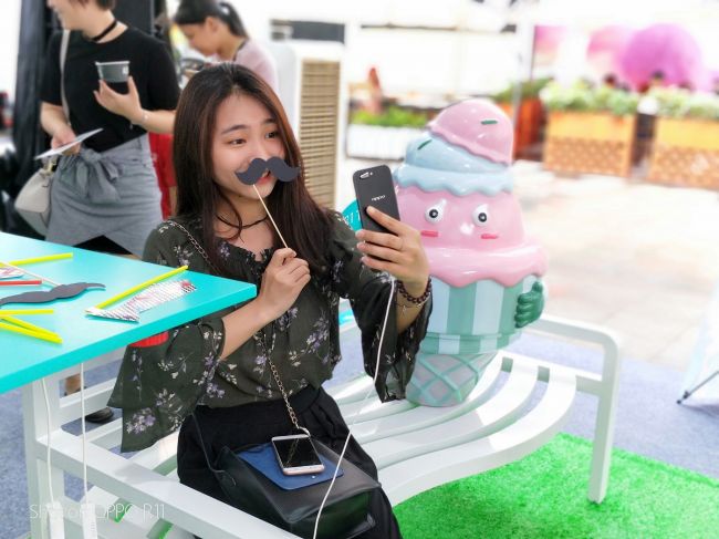 1499666745520016.jpg 年轻用户体验OPPO R11拍照.jpg