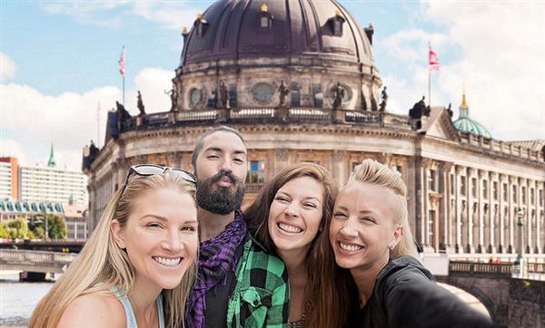 全面屏时尚拍照 2018最该入手的智能手机推荐